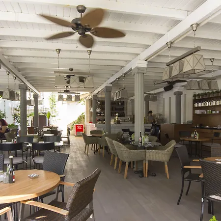 Doubletree By Hilton Marina Vista 4* ボドルム