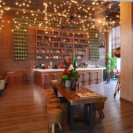 Ξενοδοχείο Doubletree By Hilton Marina Vista 4*