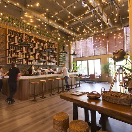 Ξενοδοχείο Doubletree By Hilton Marina Vista 4*