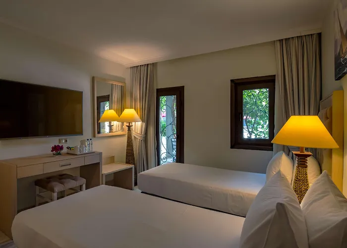 Doubletree By Hilton Marina Vista Hotel