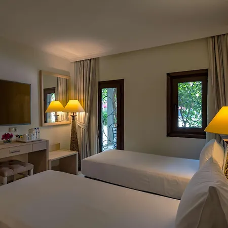 Doubletree By Hilton Marina Vista Hotel